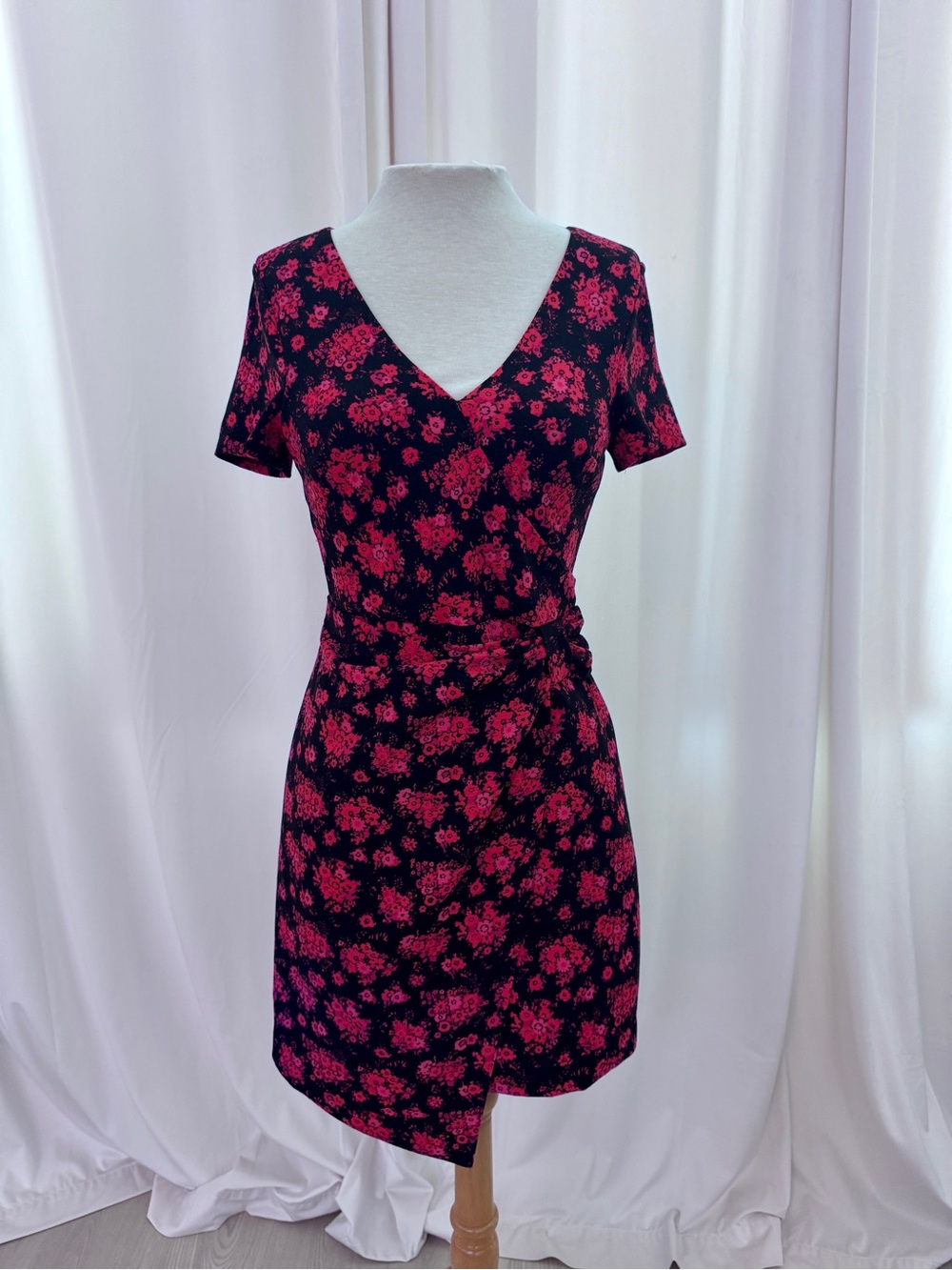 Club Monaco Esquinah Black Red Short Sleeve Floral Mini Dress